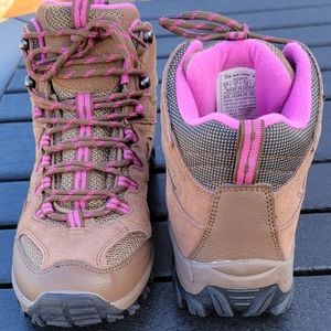 BearPaw Women's Boots Sz. 8 NWOT